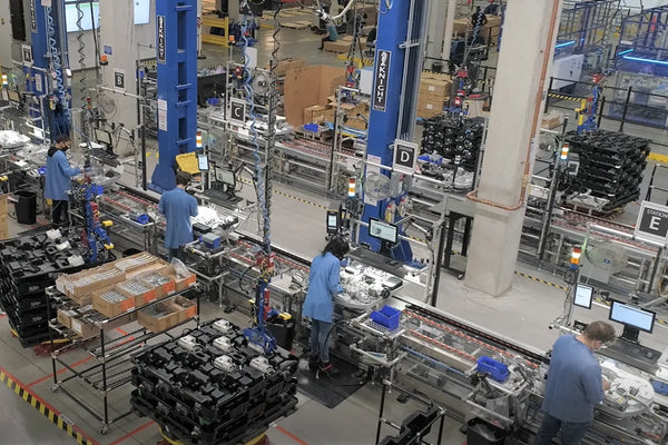 Amazon inicia testes logísticos com robôs humanoides
